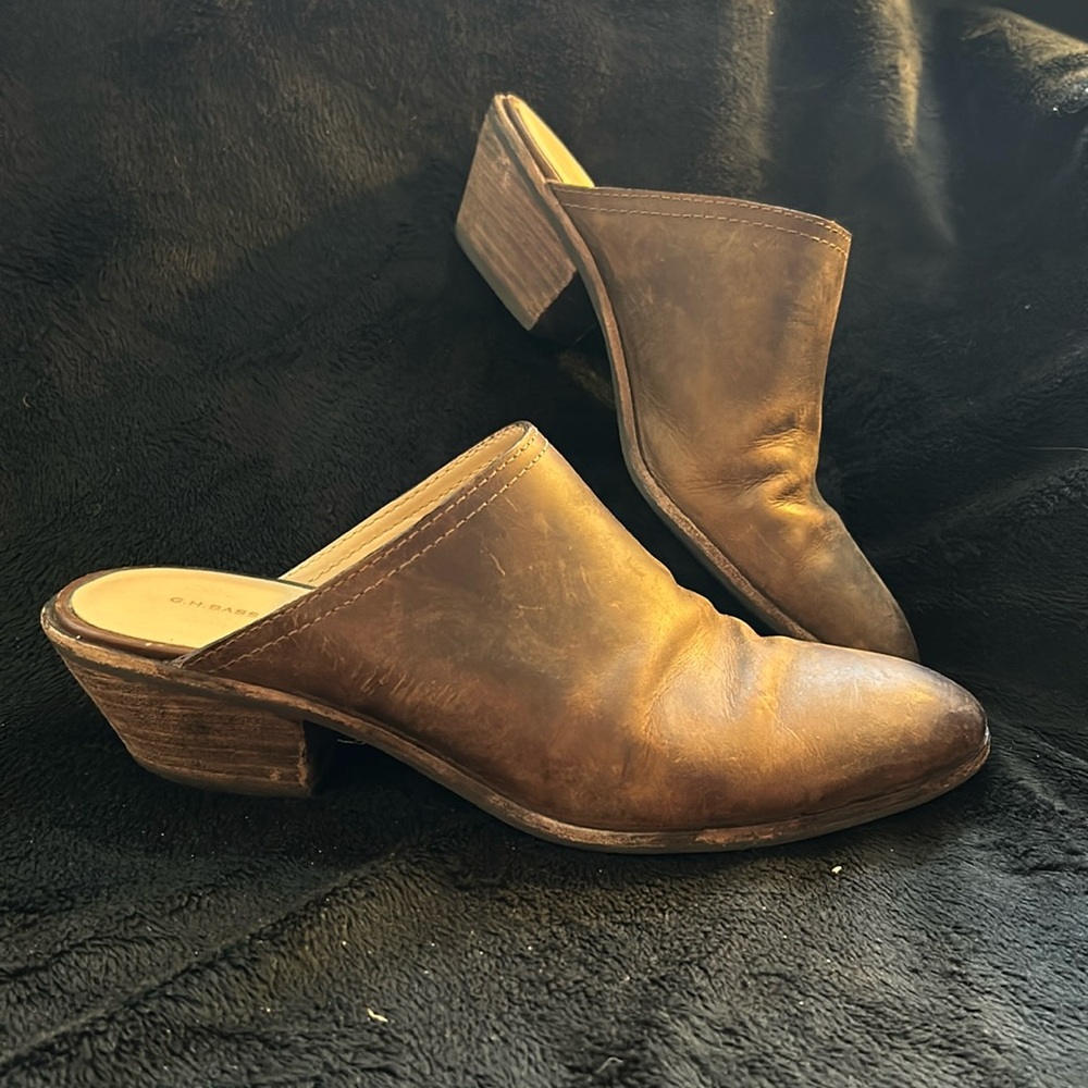 Leather clog mules